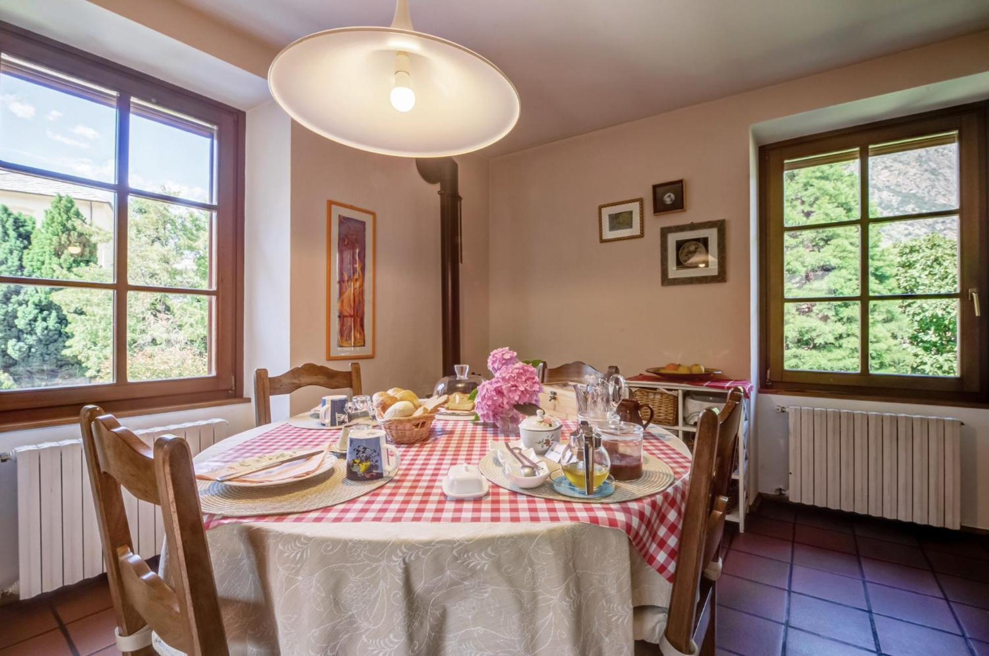 Issogne Il Pellegrino B&B 외부 사진